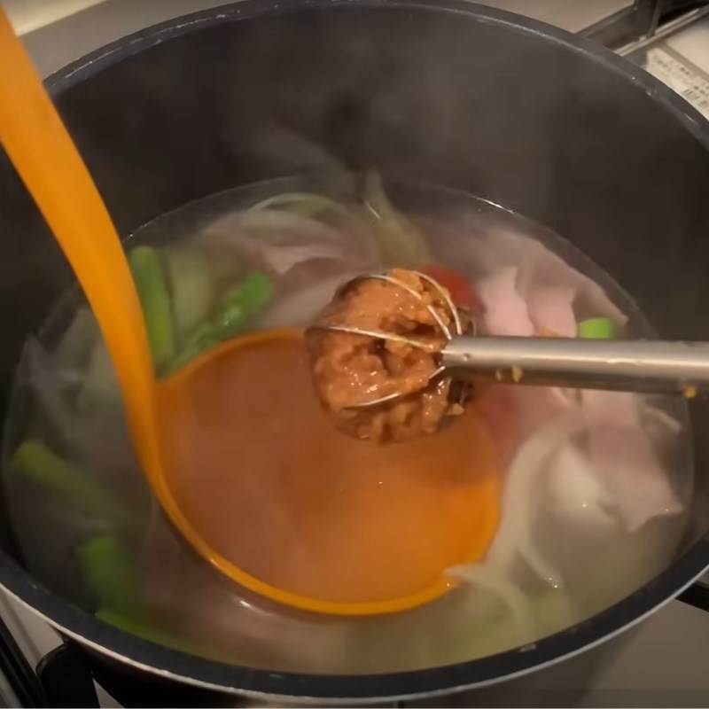 Step 2 Cook tomato miso soup Tomato miso soup