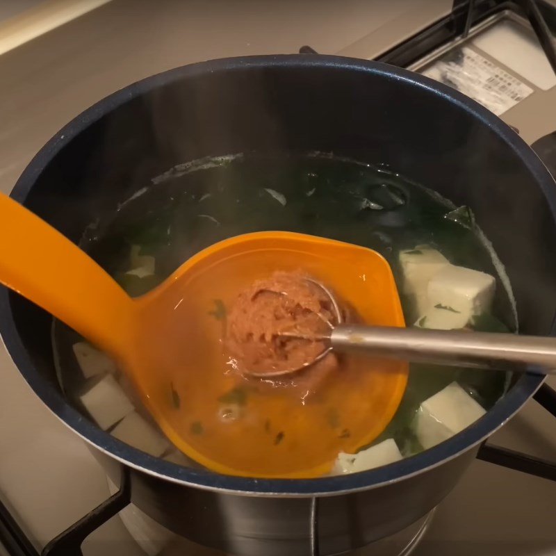 Step 2 Cooking Miso Soup Tofu Seaweed Miso Soup