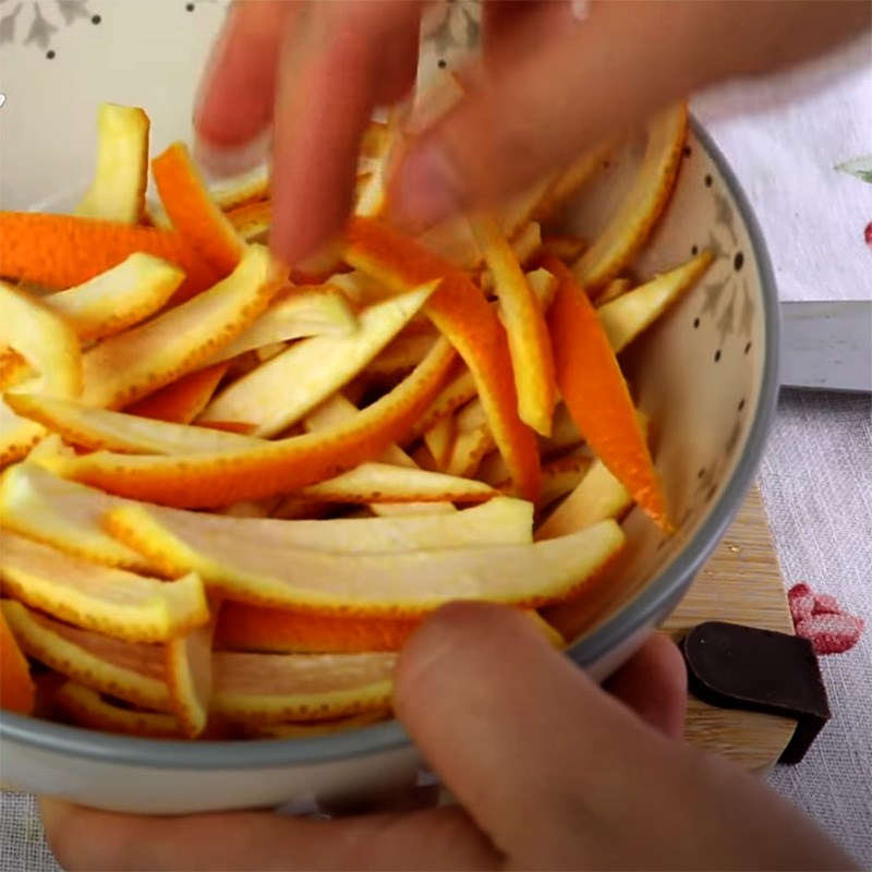 Step 1 Cook the fruit peel for Fruit Bread Panettone