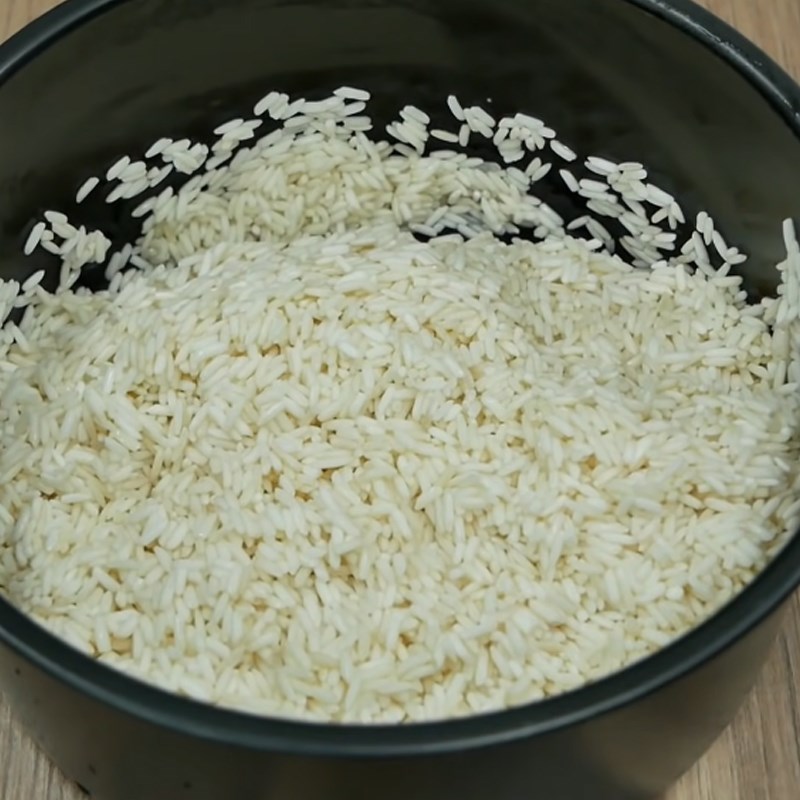 Step 1 Cook sticky rice Savory sticky rice with a pressure cooker
