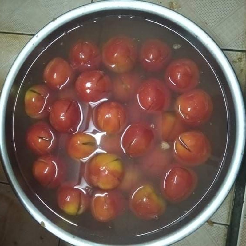 Step 2 Soak the tomatoes in lime water for Tomato Jam