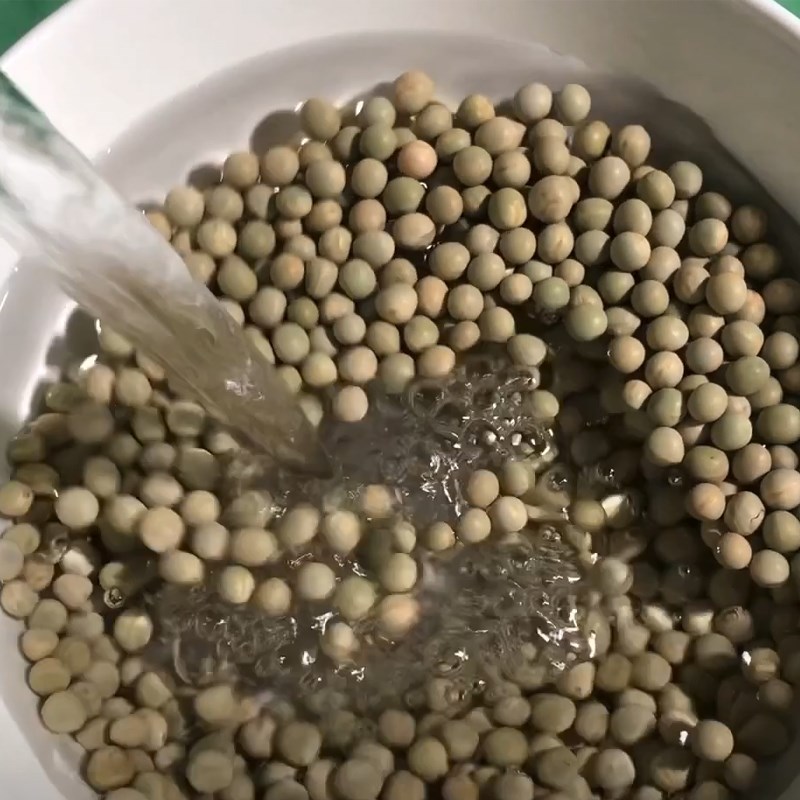 Step 1 Soak the Peas for Pea Milk