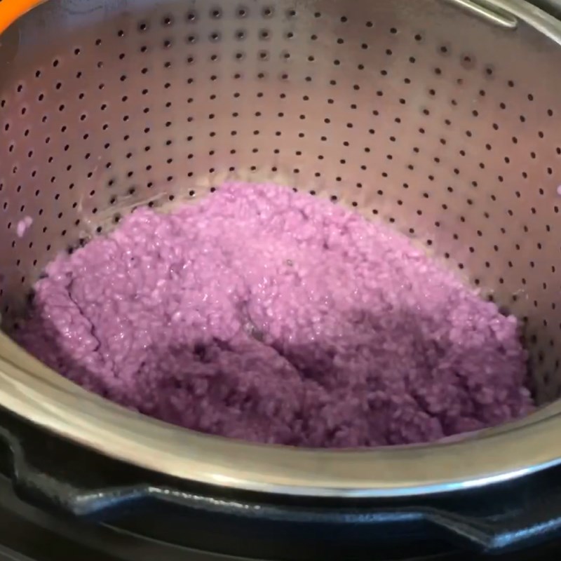 Step 1 Sauté Sticky Rice Sticky Rice with Purple Leaves in a Pressure Cooker