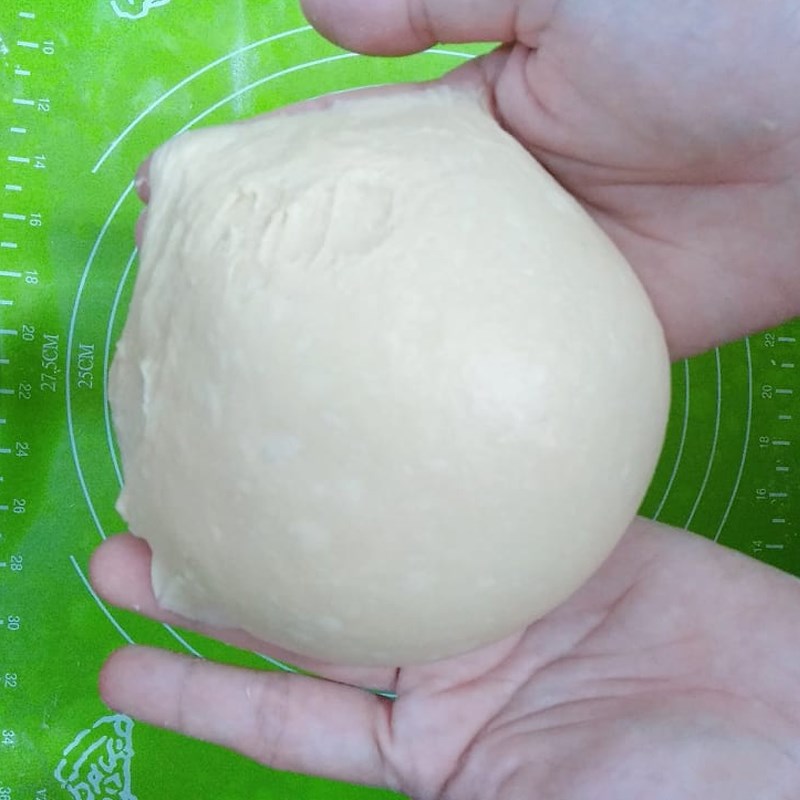 Step 2 Knead the dough and proof the dough for the first time Dried fruit jam bread