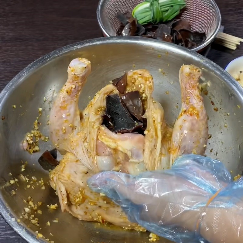 Step 4 Stuffing the filling Steamed chicken with lotus leaves