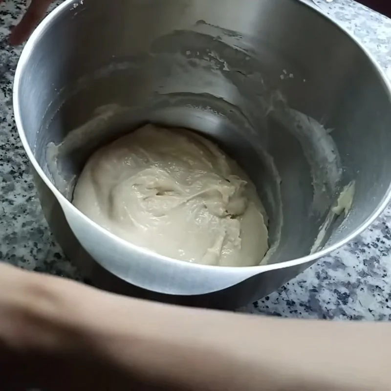 Step 2 Kneading and fermenting the dough for hollow cake