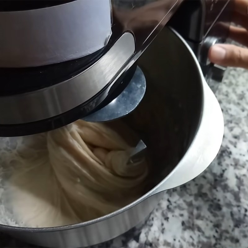 Step 2 Kneading and fermenting the dough for hollow cake