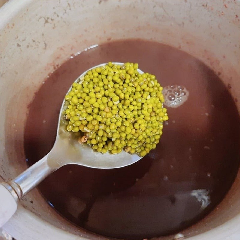 Step 2 Simmer black beans and green beans Black Bean and Green Bean Sweet Soup using a Pressure Cooker