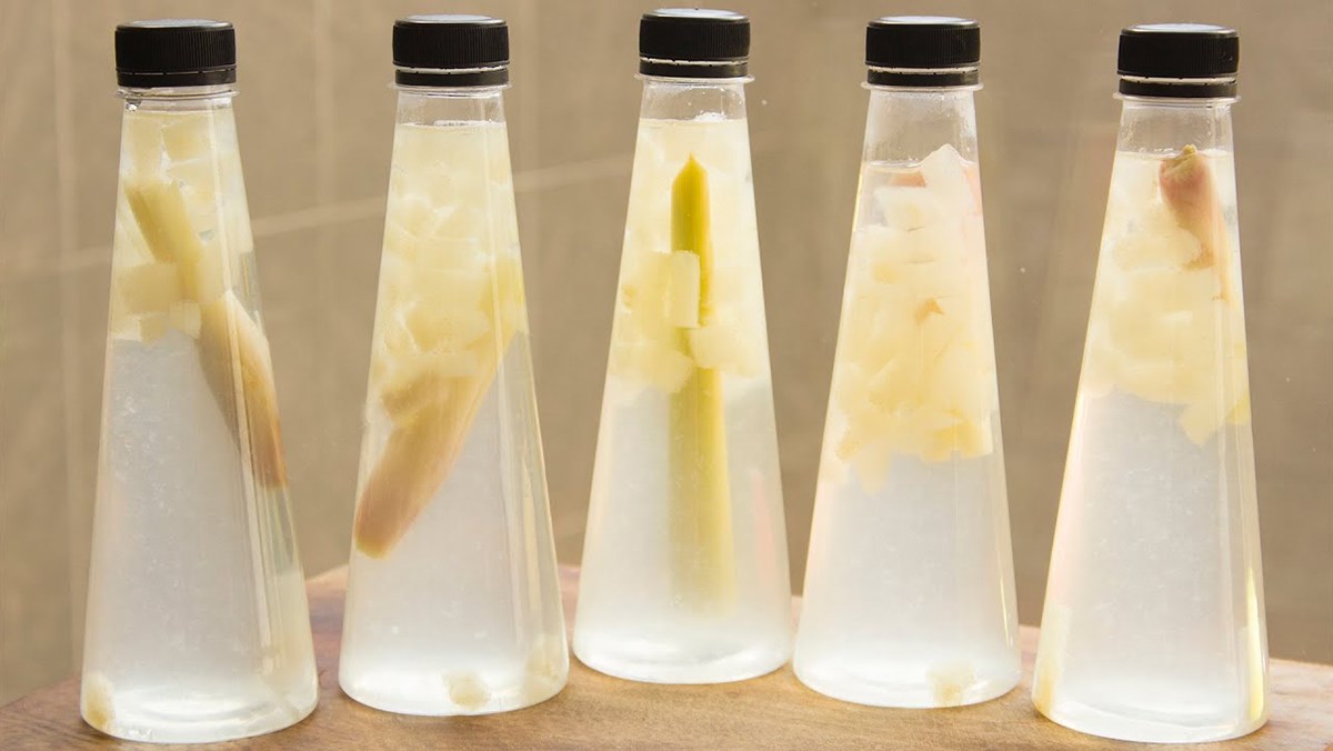 2 ways to make refreshing pear juice that is good for the throat and helps boost immunity 14 Pear Lemon Lemongrass Juice