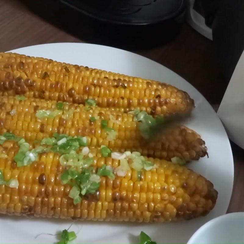 Step 3 Brush scallion oil onto the corn Corn roasted with scallion oil