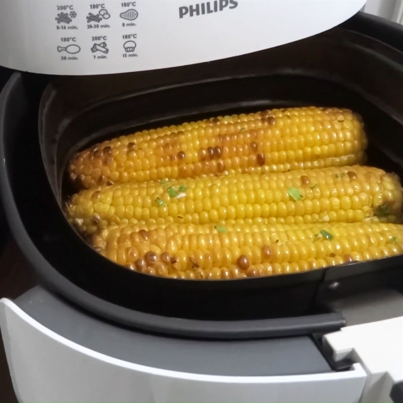 Step 3 Brush scallion oil onto the corn Corn roasted with scallion oil