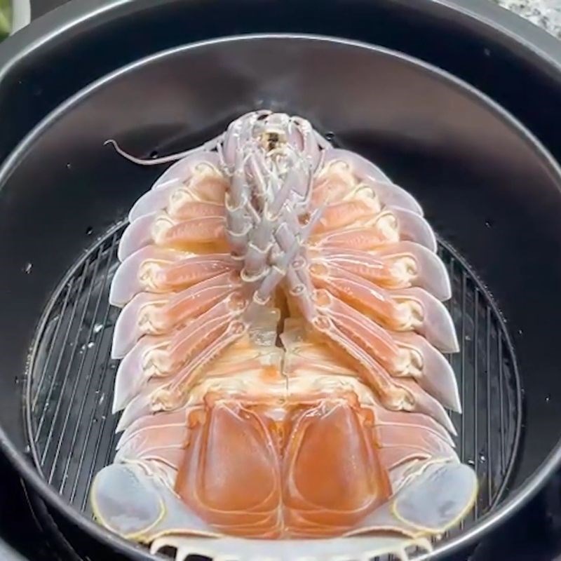 Step 2 Grilling sea bugs for the first time Sea bugs grilled with onion oil