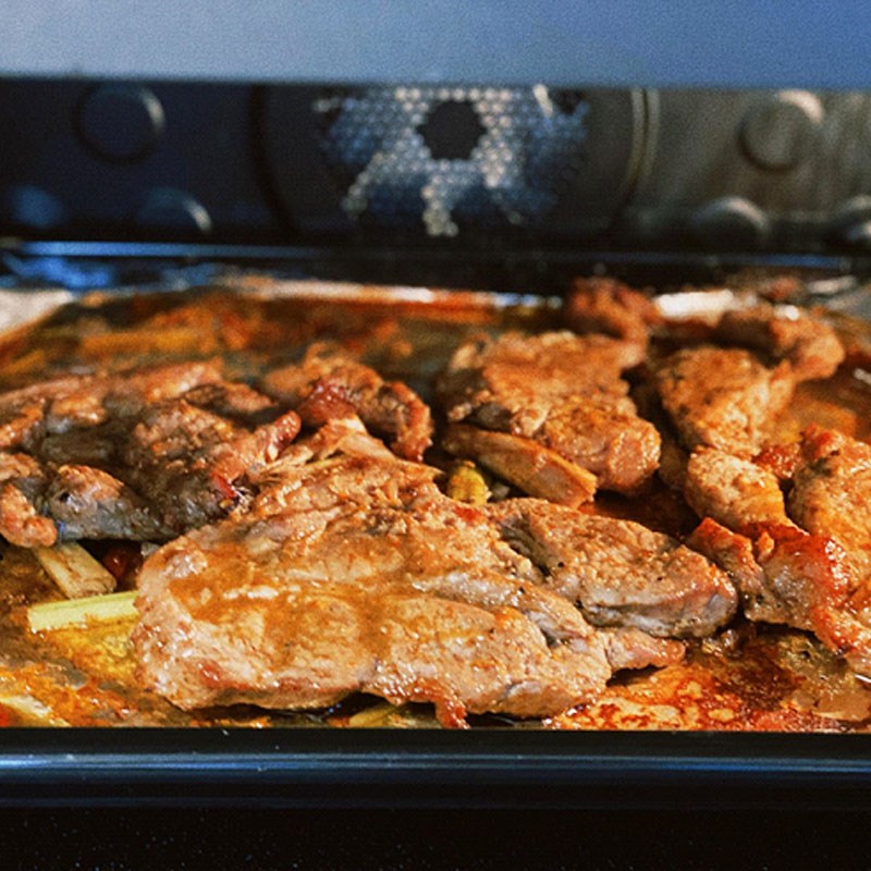 Step 4 Grilling ribs with the oven Grilled pork ribs using the oven