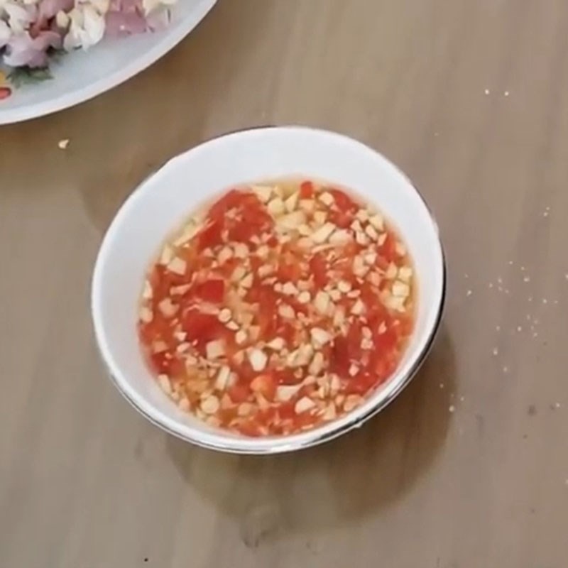 Step 3 Make the fish sauce Salted squid with sweet and salty sauce