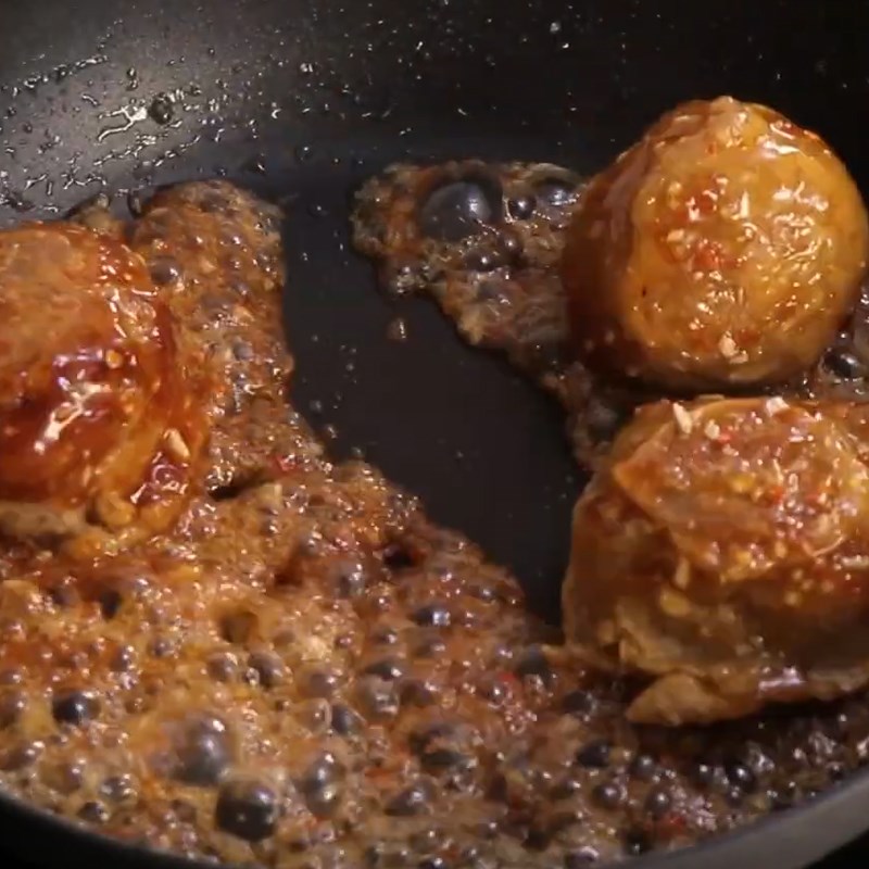 Step 4 Prepare the sauce and add the balut Fried balut with fish sauce