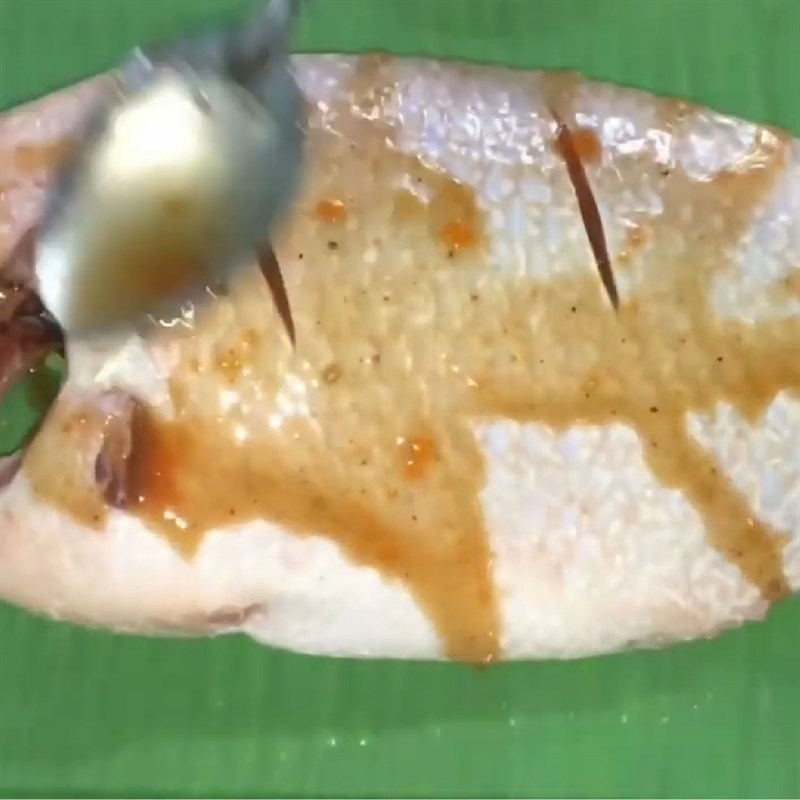 Step 3 Make the sauce and marinate the fish Red tilapia steamed with gourd