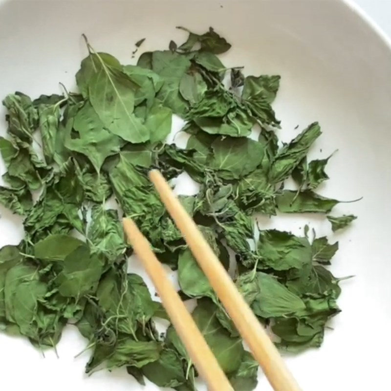 Step 3 Brewing mint tea