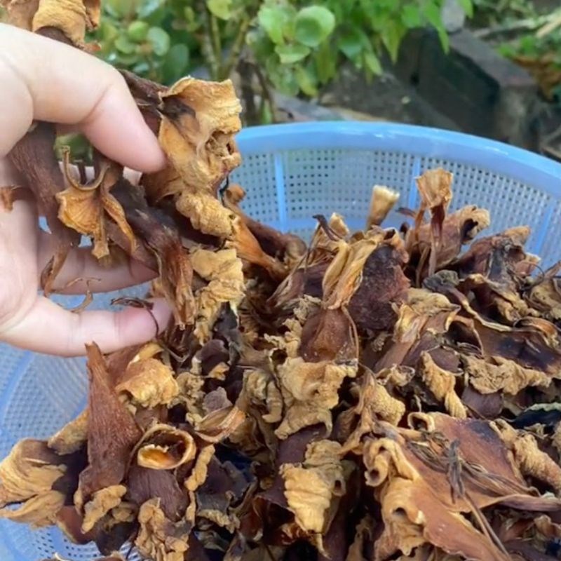 Step 1 Drying Nuc Nac flowers How to process dried Nuc Nac flowers