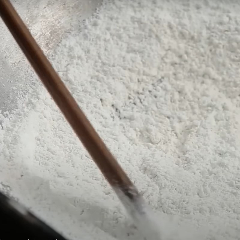 Step 2 Roast coating flour Che lam without malt syrup