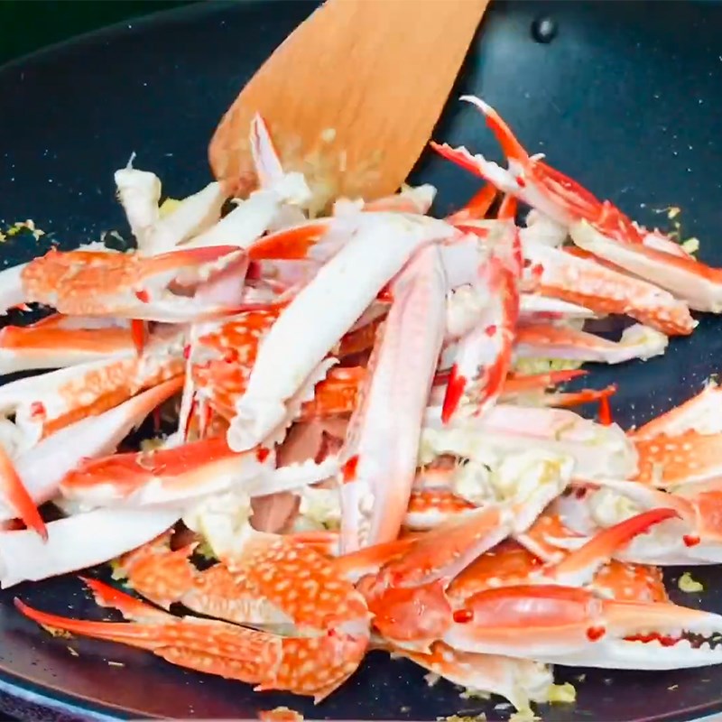Step 5 Roasted crab with tamarind