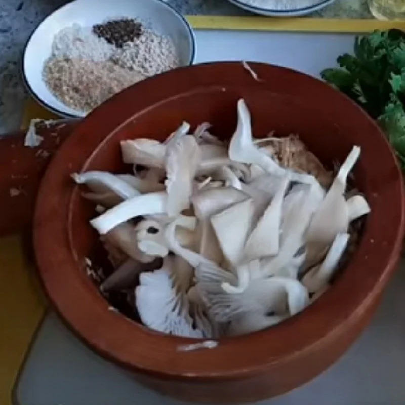 Step 2 Make the filling for stuffed bitter gourd with vegetarian meat