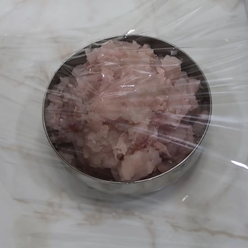 Step 2 Remove bones and scrape the fish meat for Nha Trang fish cake