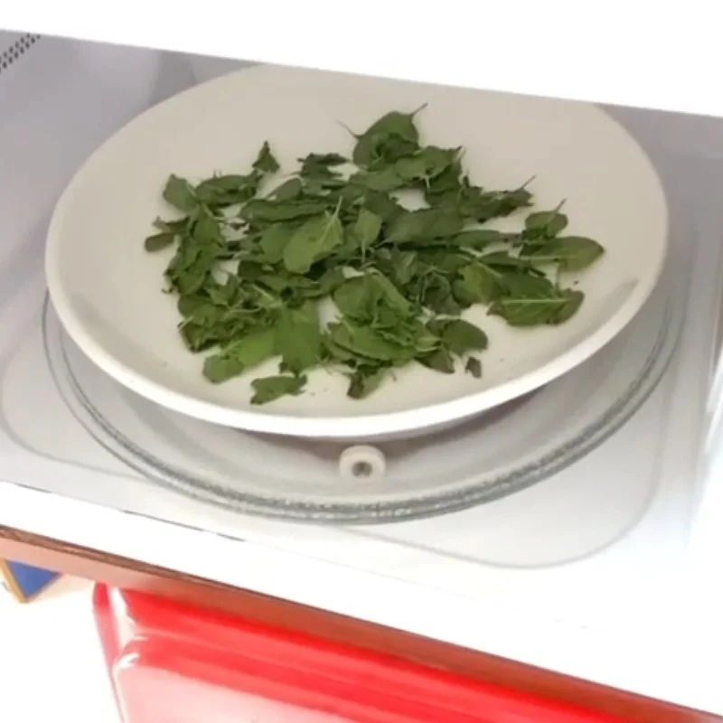 Step 2 Drying mint leaves for mint tea