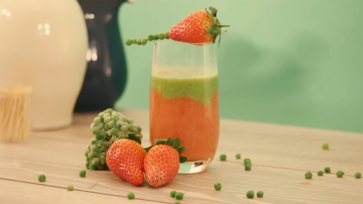 How to make creamy and nutritious pea milk and pea smoothie 18 Strawberry Pea Smoothie