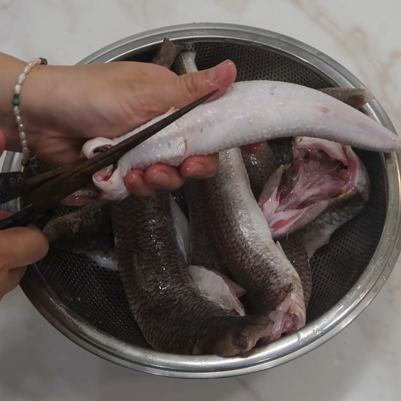 Step 1 Prepare the fish and other ingredients Nha Trang Fish Cake