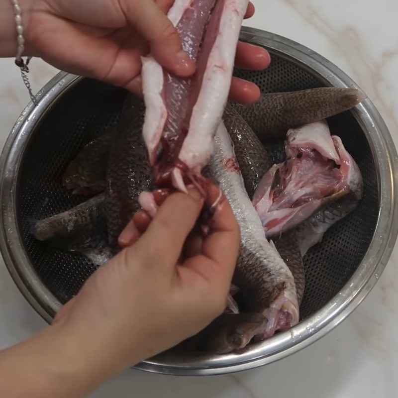 Step 1 Prepare the fish and other ingredients Nha Trang Fish Cake