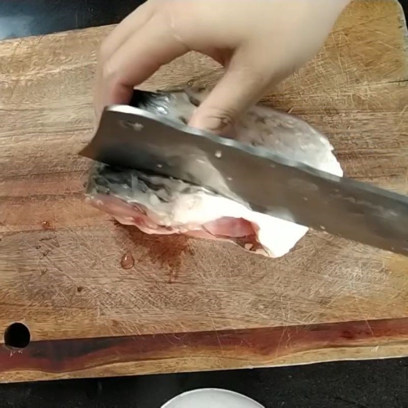 Step 1 Prepare the carp Grilled Carp with Ginger Fermented Rice
