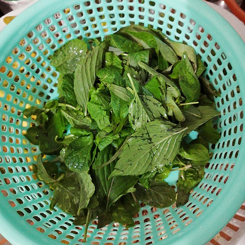 Step 1 Prepare the ingredients for Snakehead fish noodle soup in Kien Giang