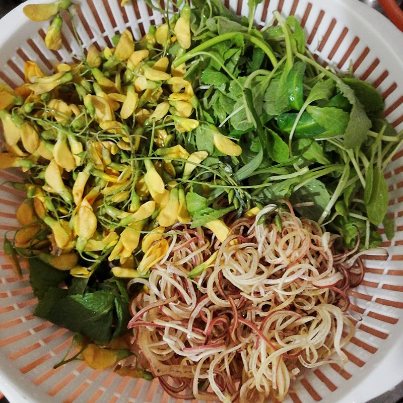 Step 1 Prepare the ingredients for Snakehead fish noodle soup in Kien Giang