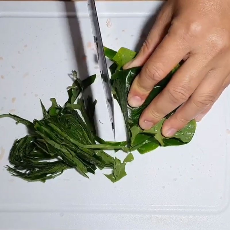Step 1 Prepare the ingredients for Stir-fried Goat Meat with Pepper Leaves