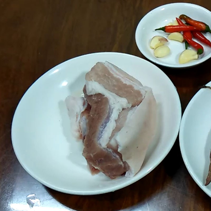 Step 1 Prepare the ingredients for Salted Squid with Pork Belly