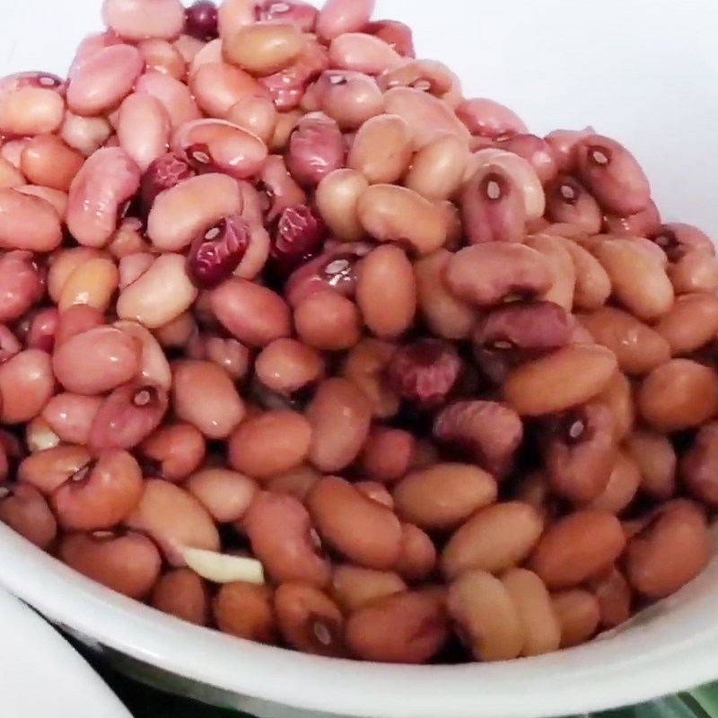 Step 2 Prepare other ingredients Chicken stew with red beans