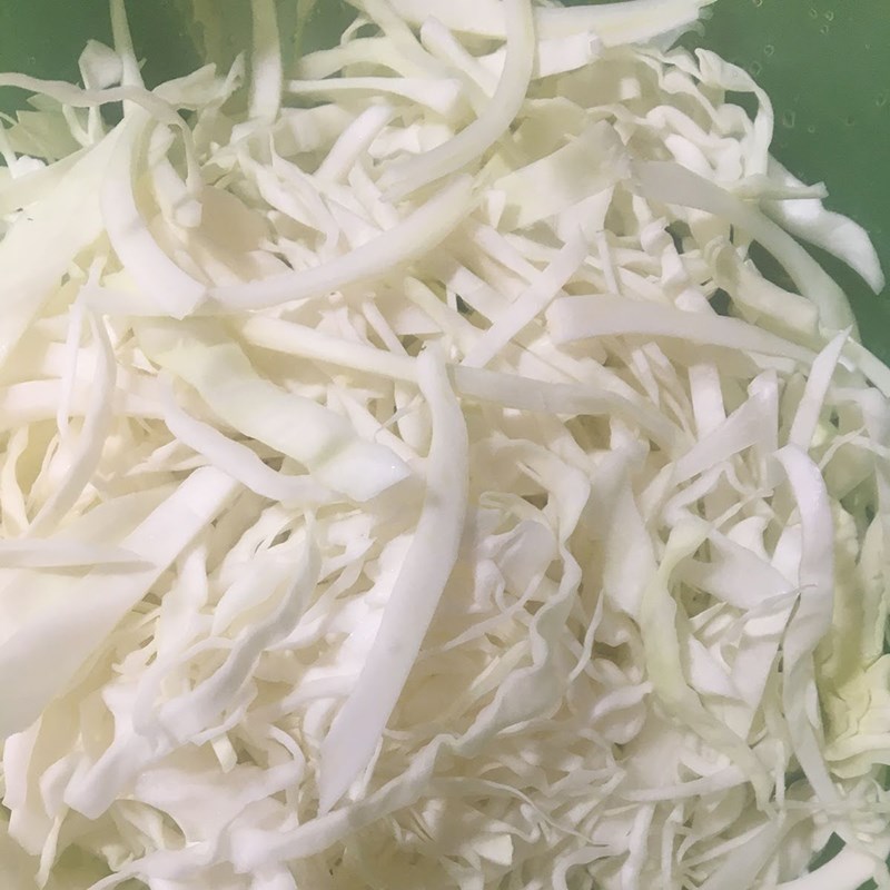 Step 2 Prepare other ingredients for cabbage beef soup