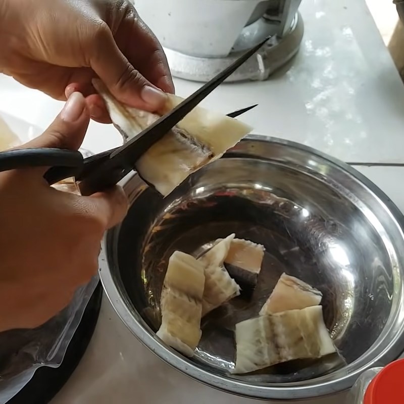 Step 2 Prepare other ingredients for Sour Soup with Dried Dory Fish and Grated Banana
