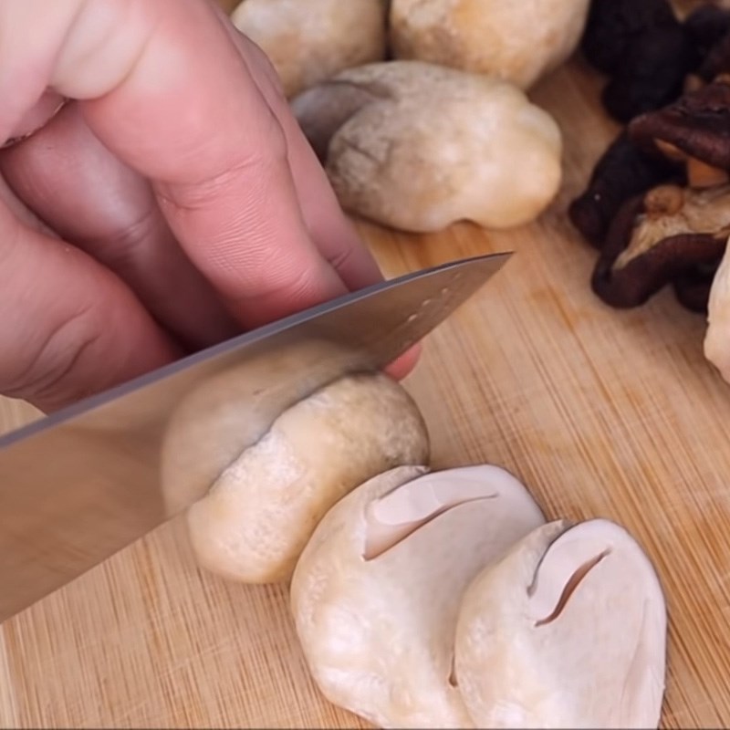 Step 3 Prepare other ingredients for pan-fried chicken noodles