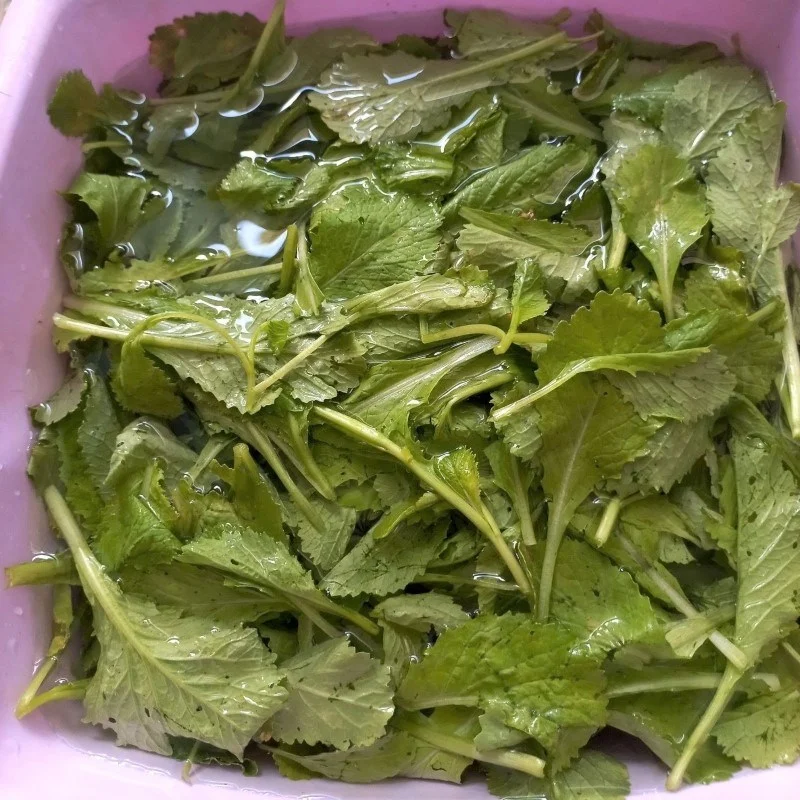 Step 2 Prepare other ingredients for the green mustard soup