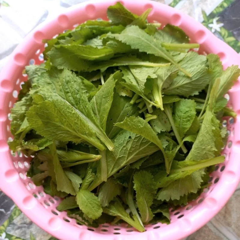 Step 2 Prepare other ingredients for the green mustard soup