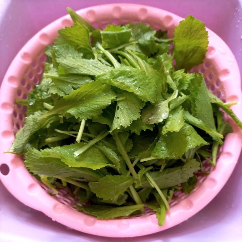 Step 2 Prepare other ingredients for the green mustard soup