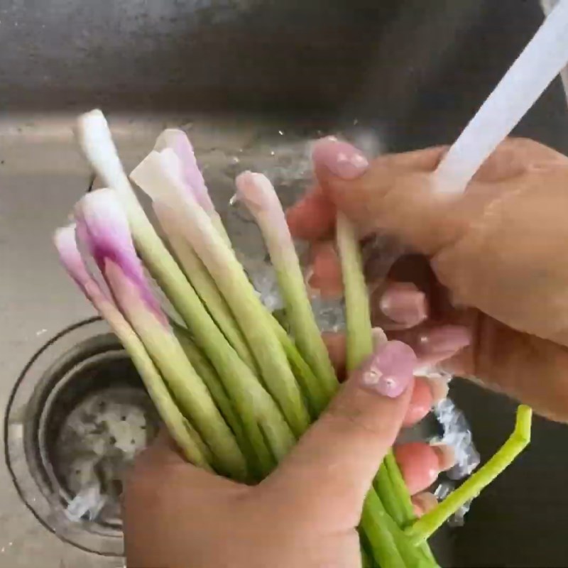 Step 2 Prepare other ingredients Grilled razor clams with scallion oil