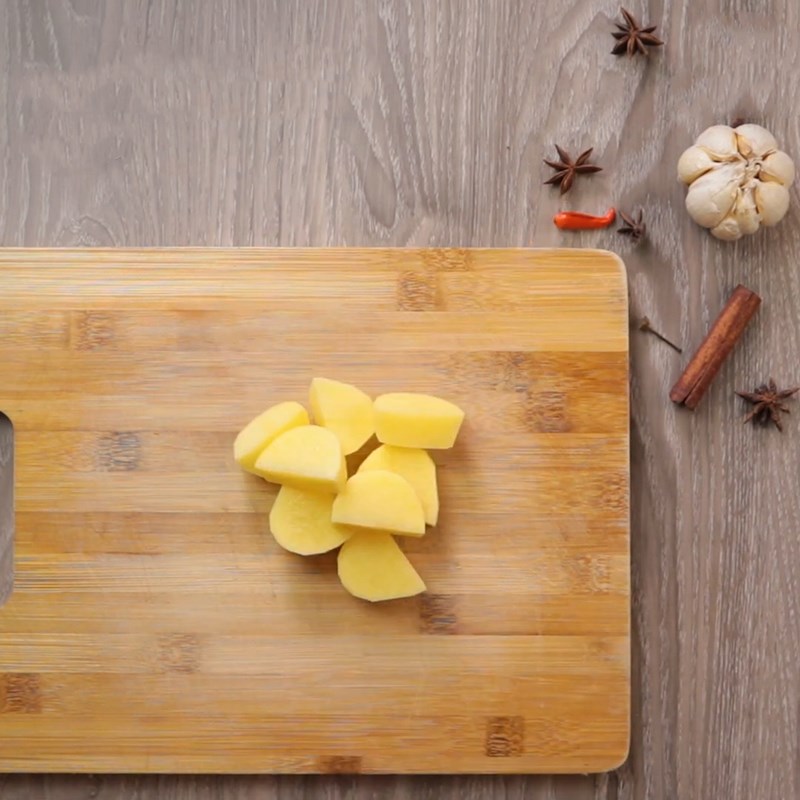Step 2 Prepare the other ingredients Braised Chicken with Potatoes