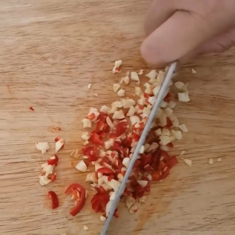Step 2 Prepare other ingredients Salted squid with sweet and salty sauce