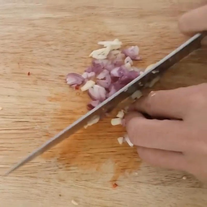 Step 2 Prepare other ingredients Salted squid with sweet and salty sauce