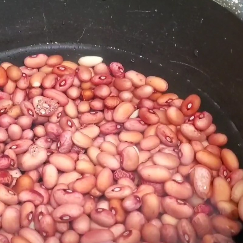 Step 2 Prepare other ingredients Chicken stew with red beans