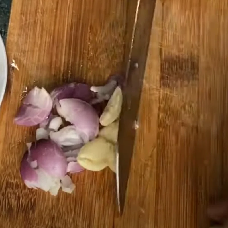Step 2 Prepare the ingredients and make the sauce Fried Pomfret with Garlic Fish Sauce