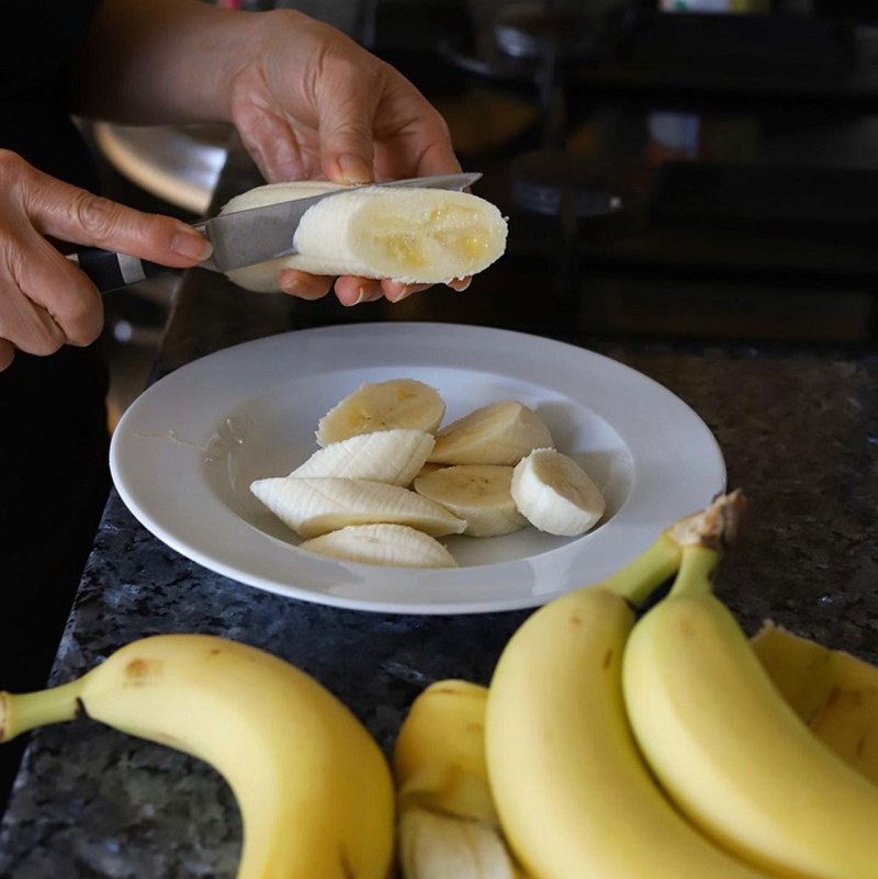Step 1 Prepare the bananas Banana Walnut Cereal Smoothie