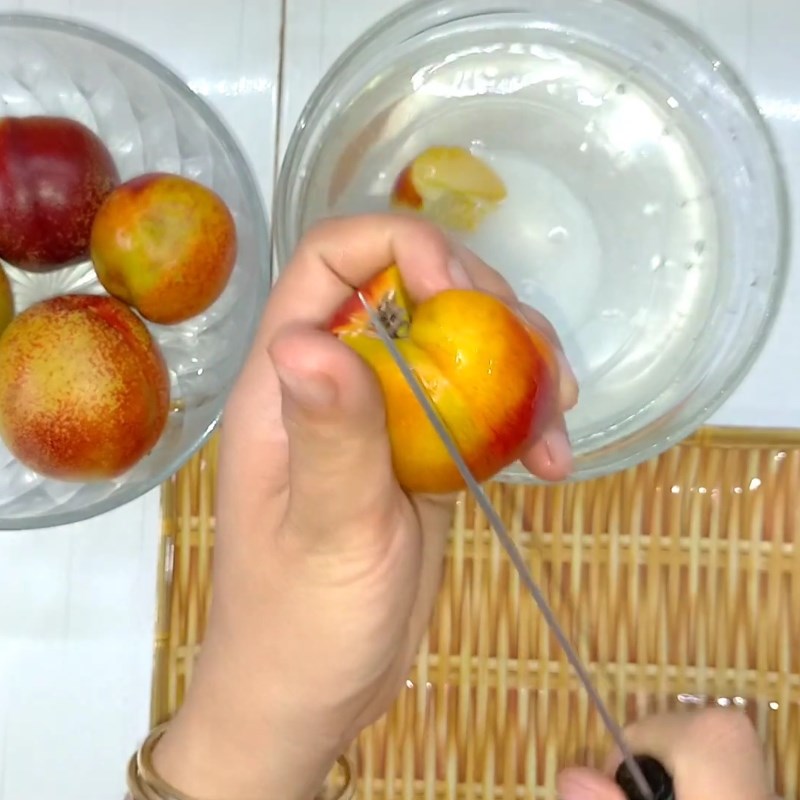 Step 1 Prepare fresh peaches for Peach Tea